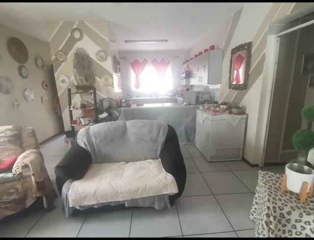 3 BEDROOM APARTMENT FOR SALE IN ALBERTON NORTH